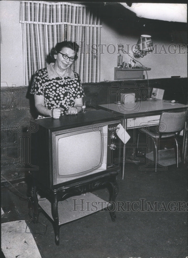 1970 Press Photo Mrs. Edward Kratzke Conspiracy Trial- RSA48141 - Historic Images