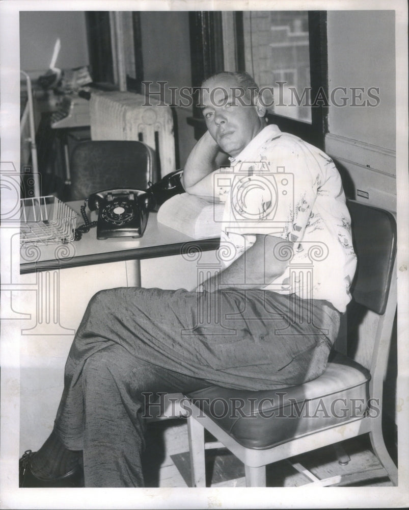 1962 Press Photo Edward Long questioned in connection w- RSA48527 - Historic Images