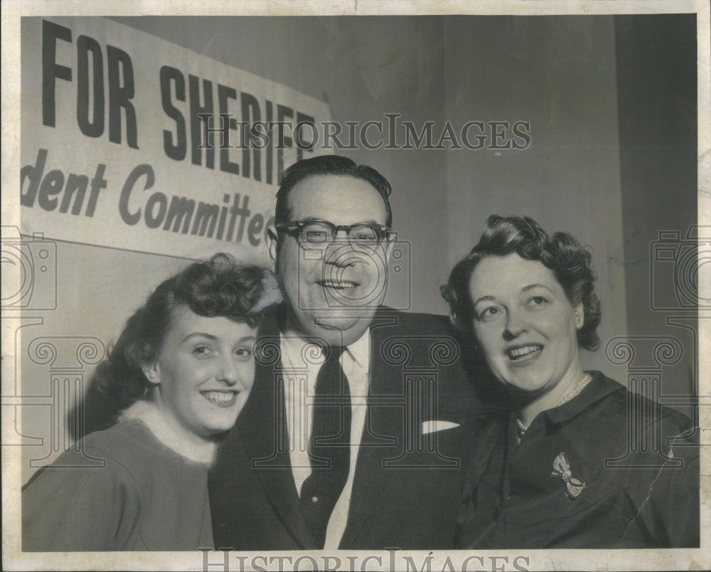 1954 Press Photo Joseph D. Lohman with his wife Fern an - Historic Images