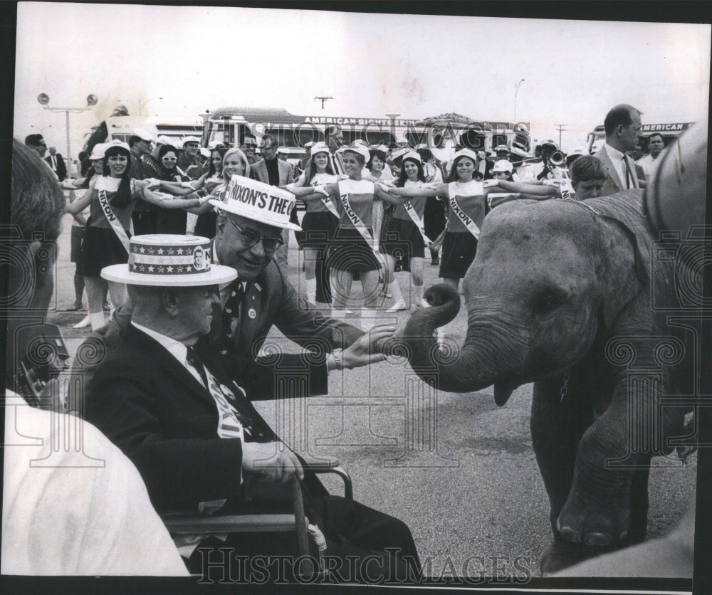 1968 Press Photo Felix Kucharski Edmund Republican cook- RSA49117 - Historic Images