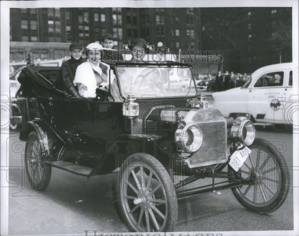 1953 Will Kuhlman Family Chicago - Historic Images