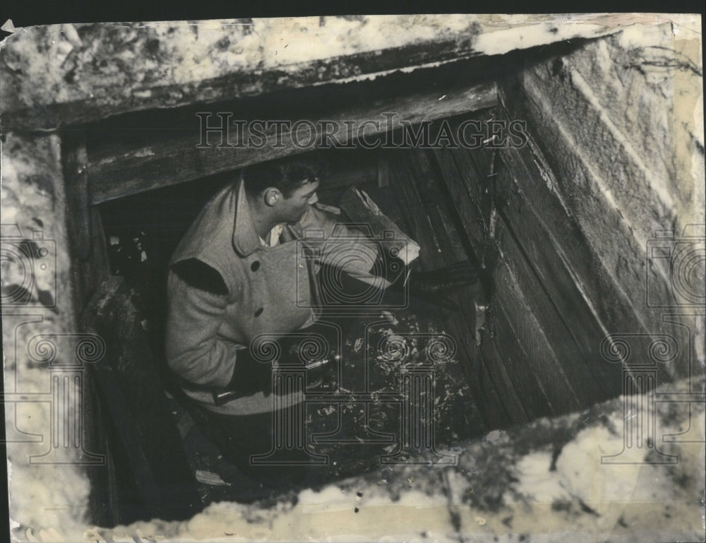 1938 Ron Kidnaping-Cave -War Held - Historic Images