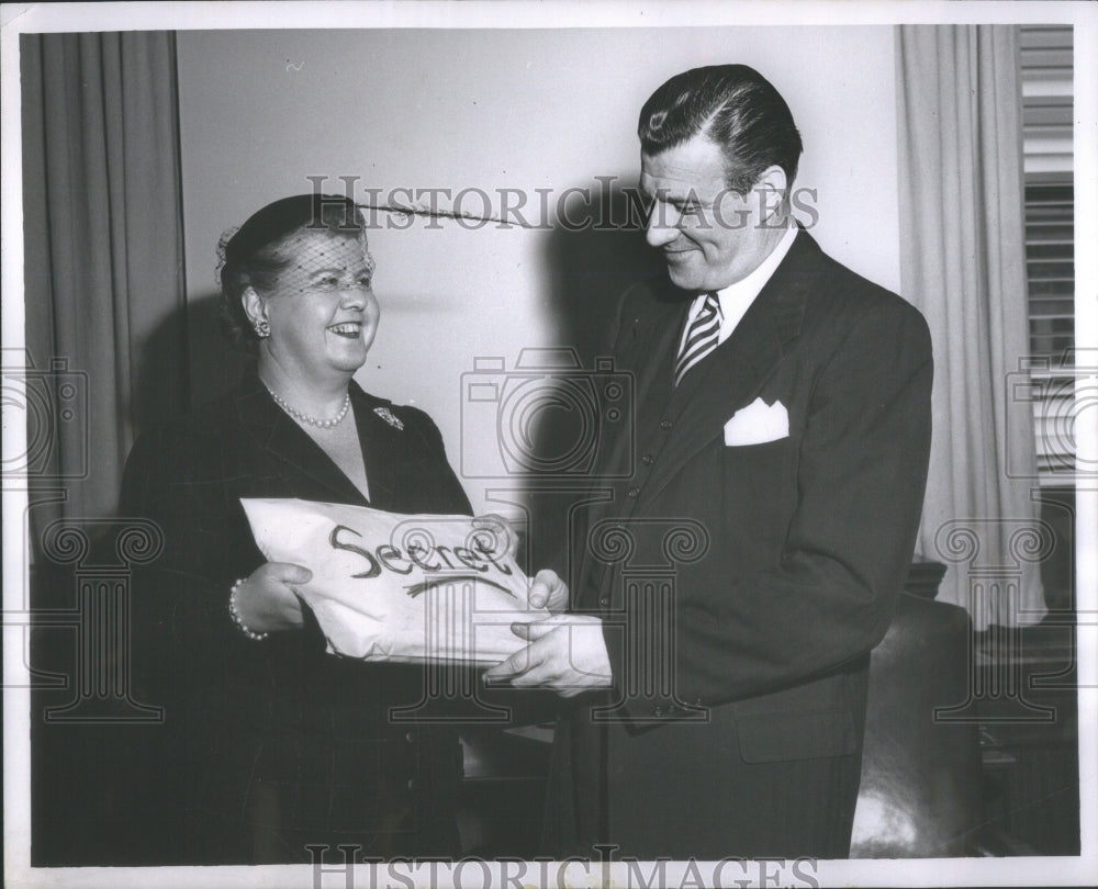 1954 Helen G. Laycock Women&#39;s Club Chicago - Historic Images