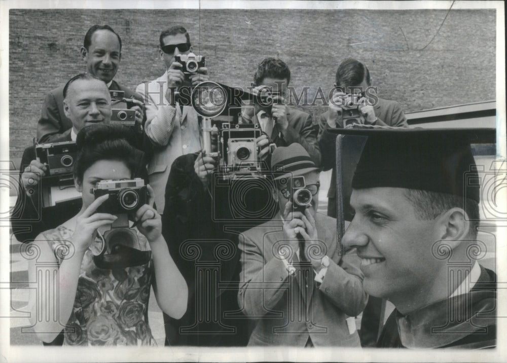 1965 Press Photo Arthur Lazik Chicago medical School- RSA49447 - Historic Images