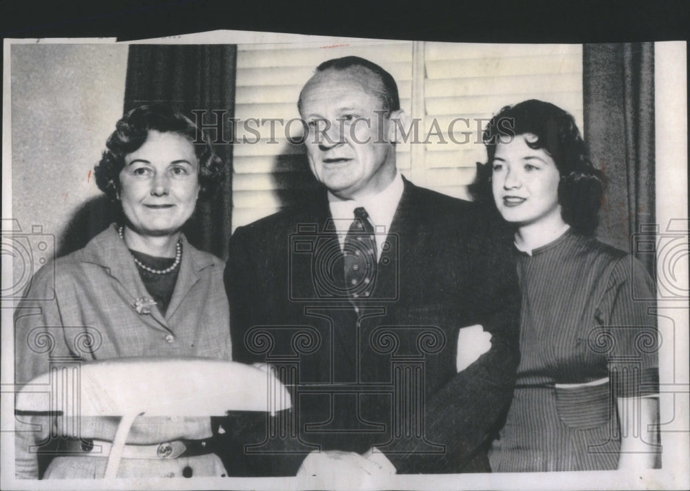 1967 Sen William Knoeland Helen Mrs Robert-Historic Images