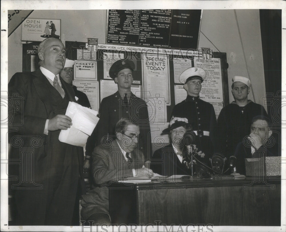 1942, John Golden Mayor La Guardia FDR park- RSA50027 - Historic Images