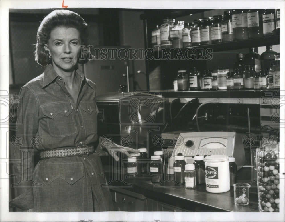 1976 Betty Furness articulate advocate food-Historic Images