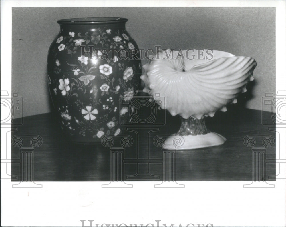 1989 Press Photo Wedgewood jar in Furness collection. - Historic Images