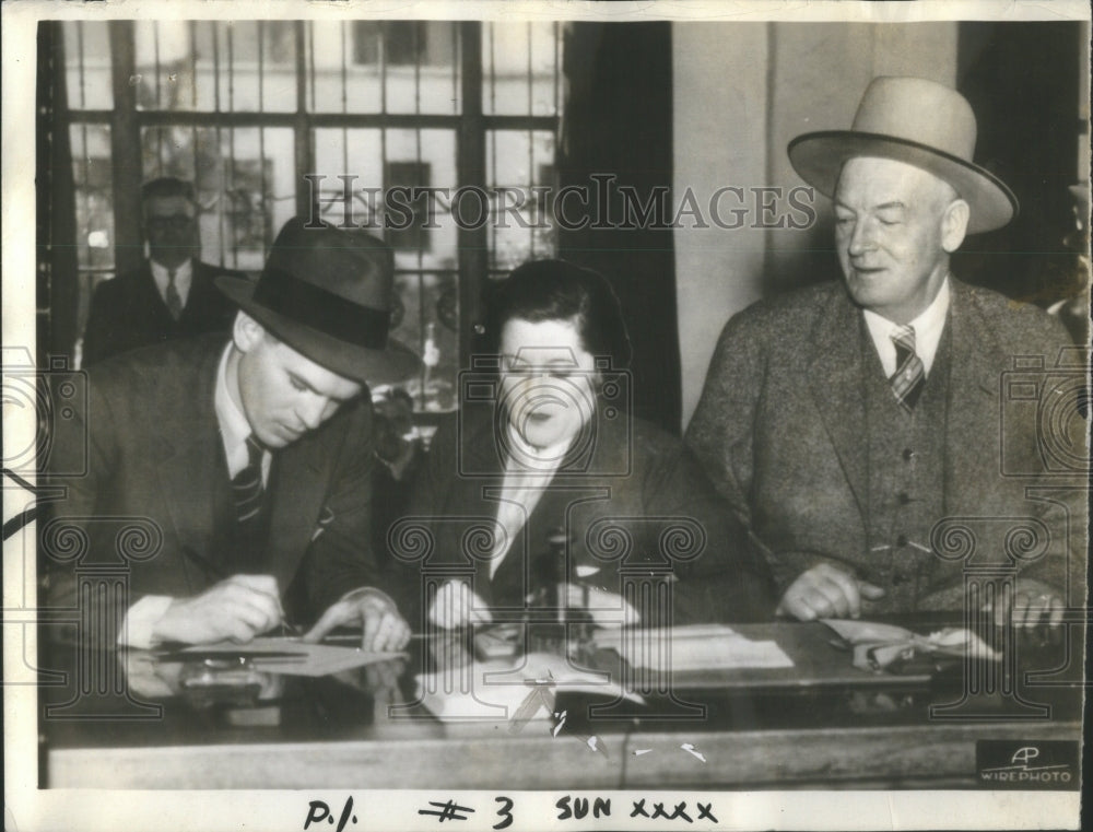 Press Photo Mrs Dorothea Wendt Livermore jailed Santa - Historic Images