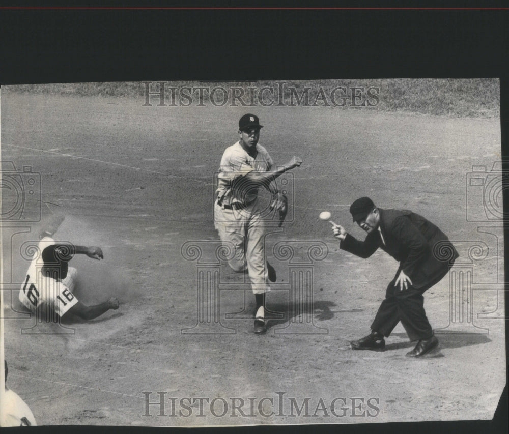 1961 Press Photo Sports Prize Joe Kordick-Annual News Picture Of The YearContest - Historic Images