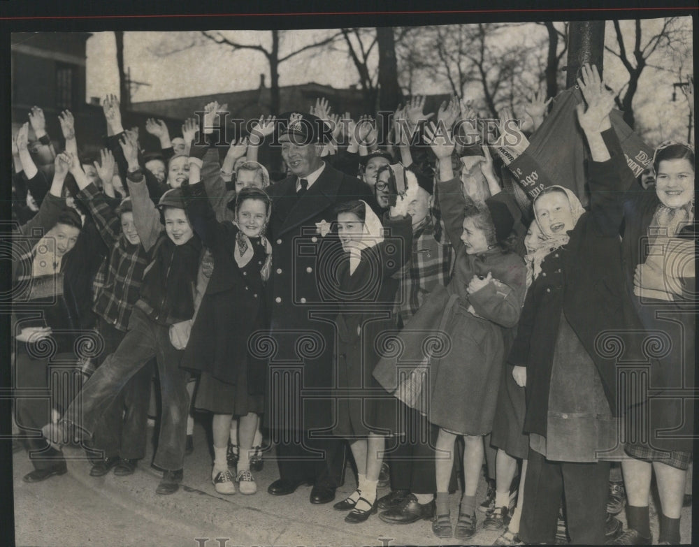 1952 Policeman John Komerska of Chicago - Historic Images
