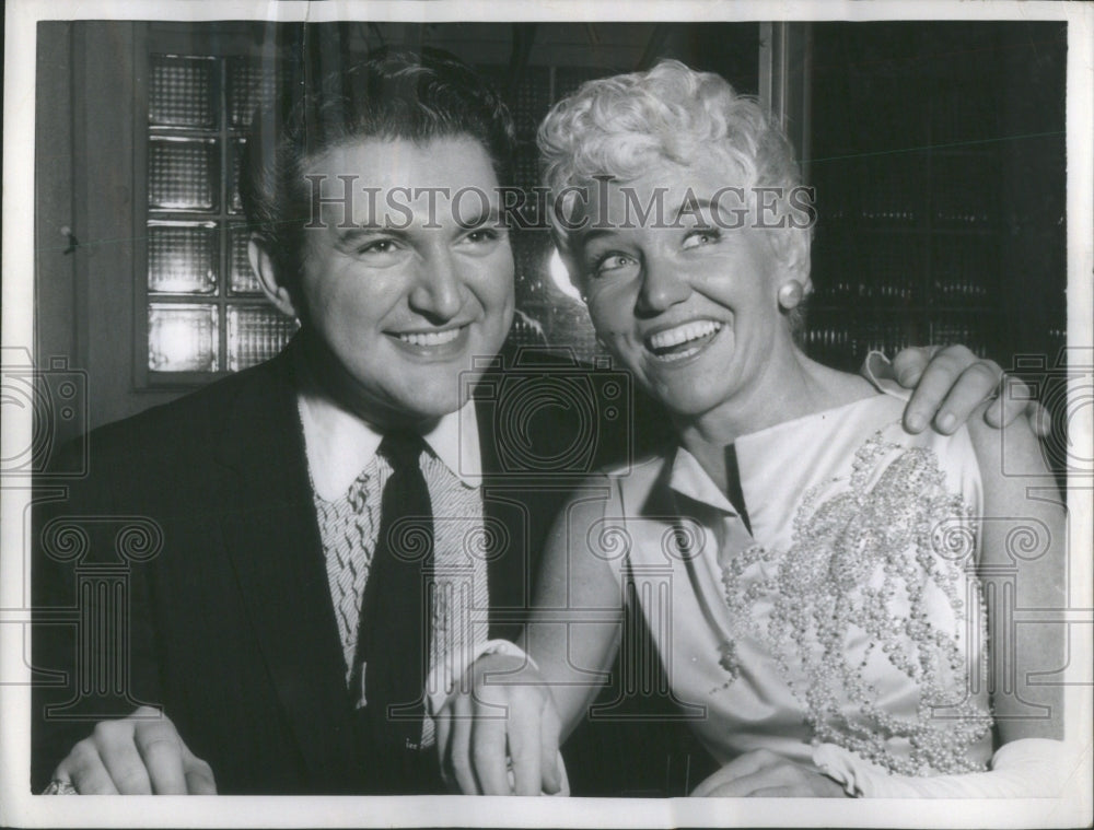 1956 Press Photo Pianist Liberace and Singer Betty Reil- RSA51017 - Historic Images