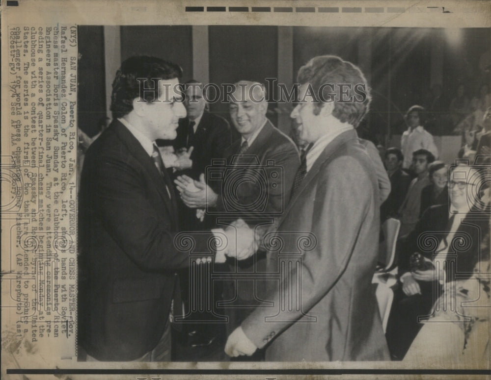 1974 Press Photo Gov Rafael Hernandez Colon of PR W/Che- RSA51657 - Historic Images