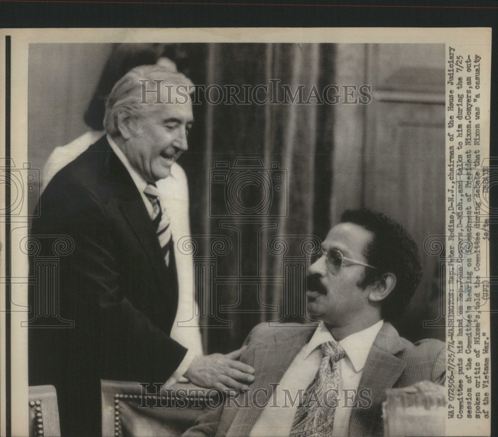 1974 John Conyers Peter Rodino Mich hand ta - Historic Images