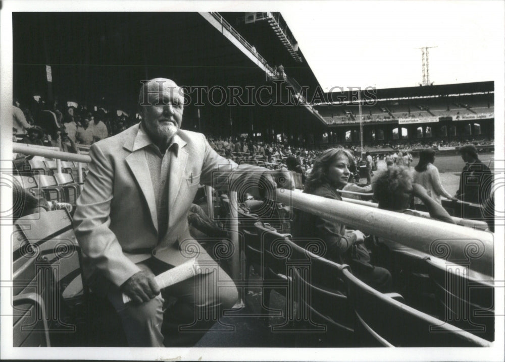 1980 Don Conroy Ball park Sox park Bill Gle - Historic Images