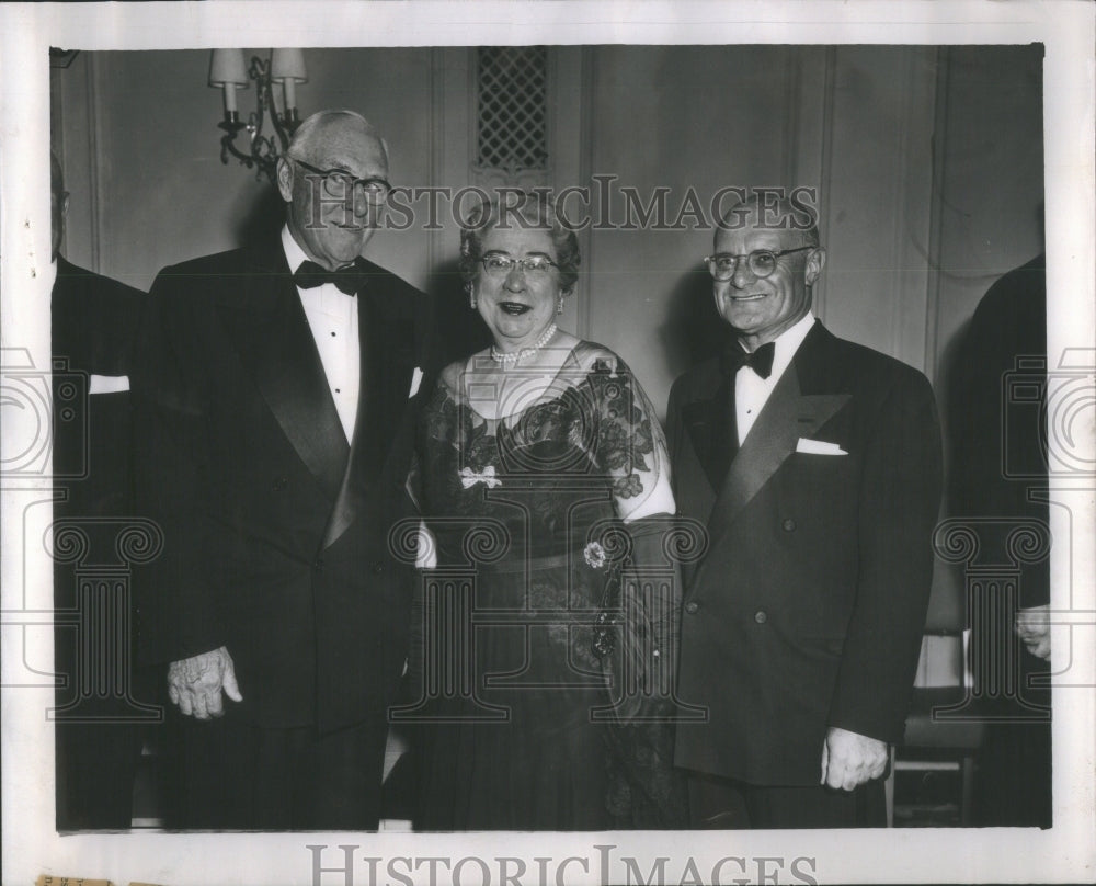 1963 Mrs Elizabeth Conkey Cook Crandon Hear-Historic Images