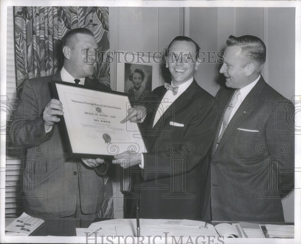 1956 Press Photo John Englander Mel Barker Schlid VFW RSA52401