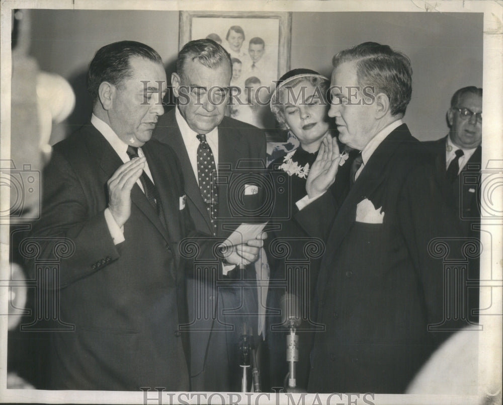 1955 Swearing In Ceremony Edward Barrett - Historic Images