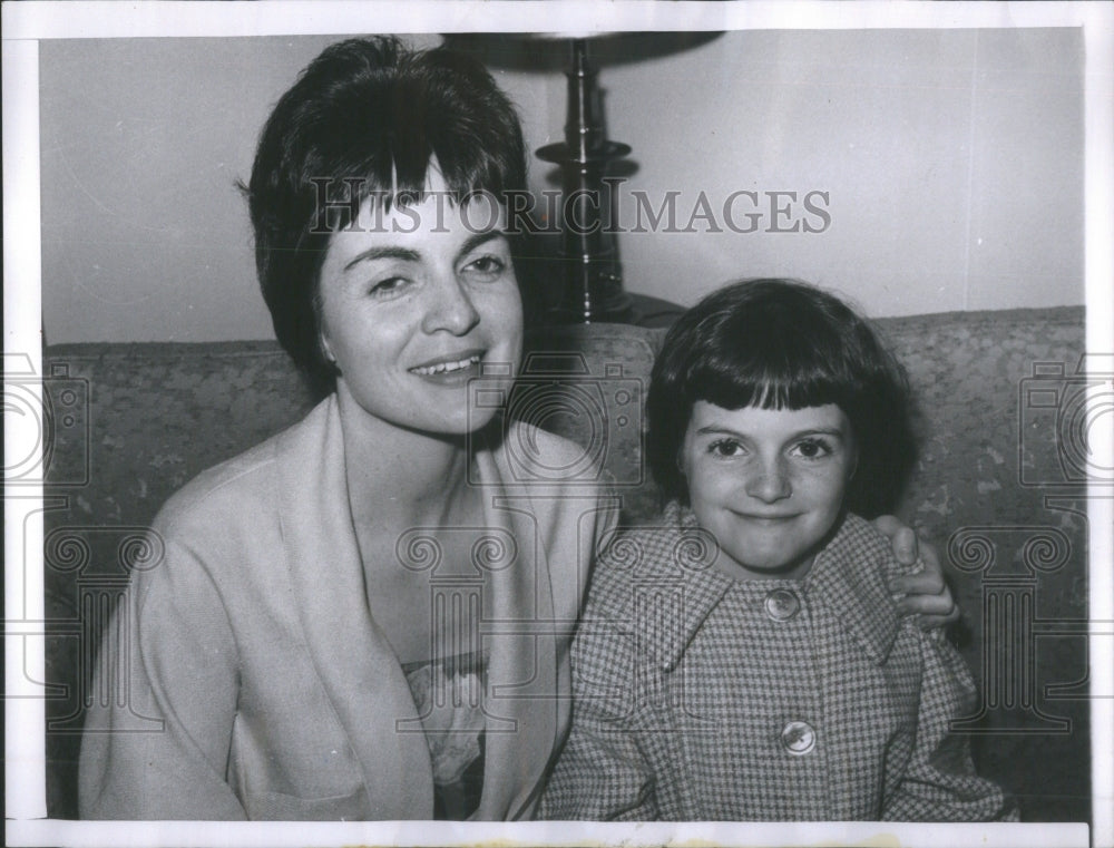1964 Mrs. Patty Baker and daughter Kathy Ma - Historic Images
