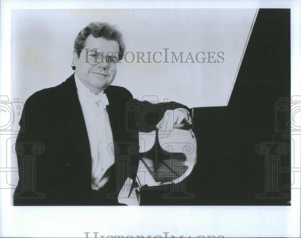 1992 Emanuel Ax American Classical Pianist - Historic Images