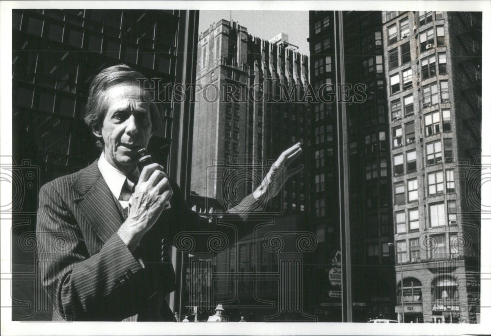 1979 Press Photo Landmarks Commission Chairman Ira Bach- RSA53101 - Historic Images