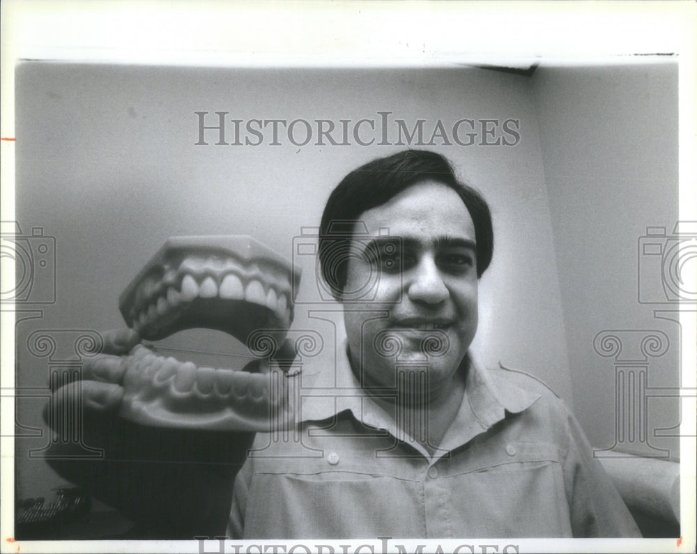 1985 Dentist Charles J. Bagdade - Historic Images