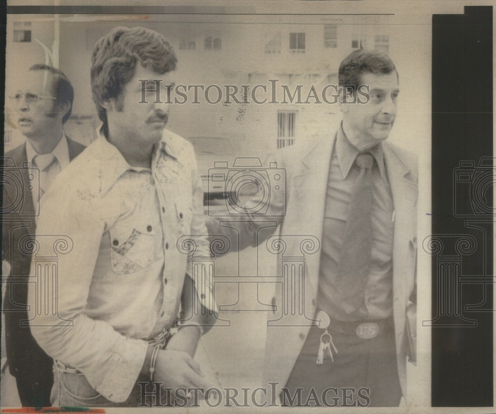 1976 Press Photo Michael Lance Carvin, threatens Presid- RSA53301 - Historic Images