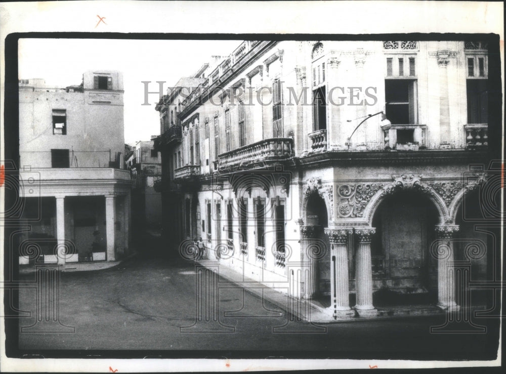 1983 Deteriorating Buildings In Cuba - Historic Images