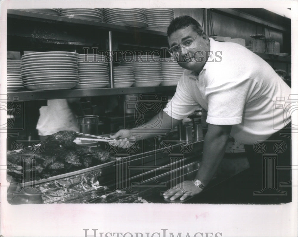 1988 Cook Chris Carson of Carson&#39;s Ribs - Historic Images