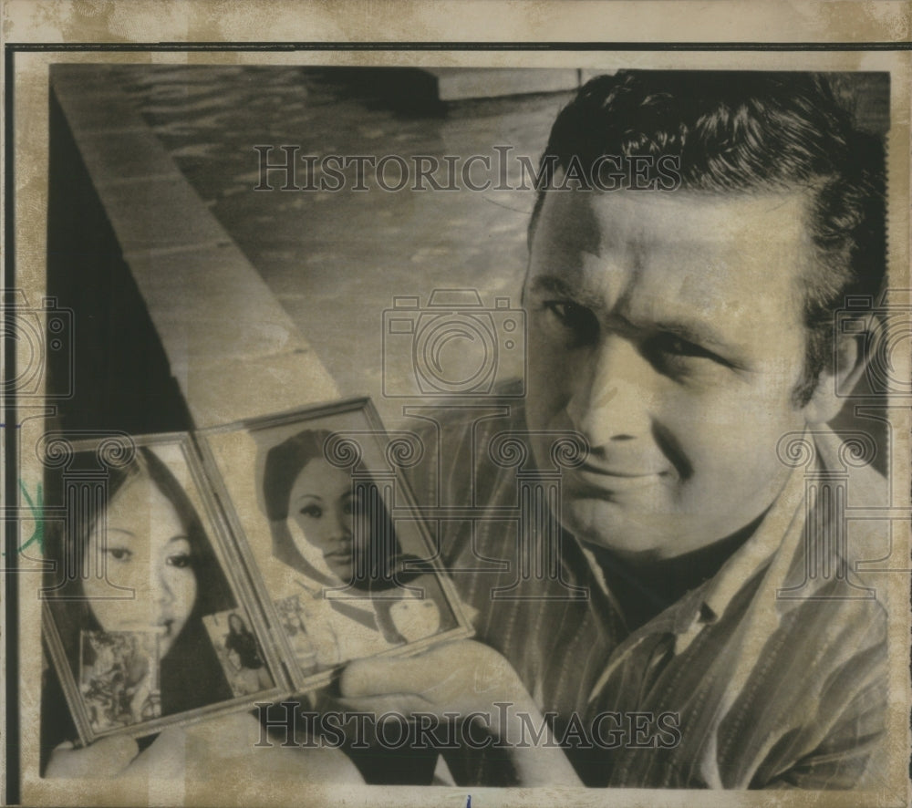 1975 Randy Carson Unemployed Rose Tuesday - Historic Images