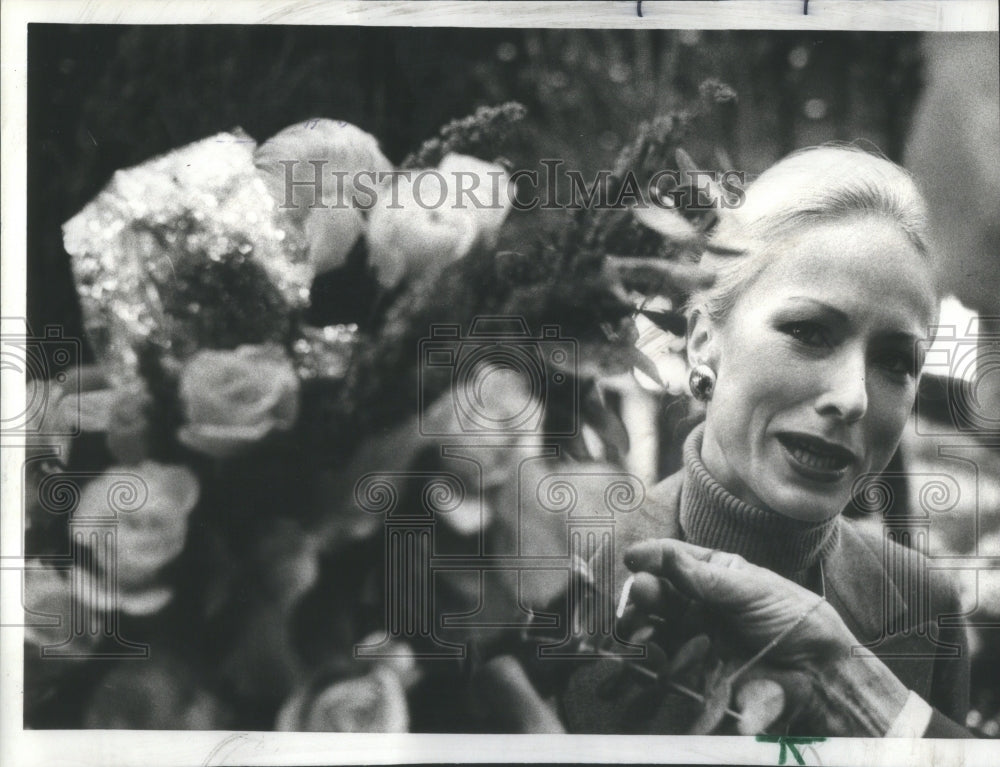 1978 Mrs Michael Bilandic flower bouquet - Historic Images