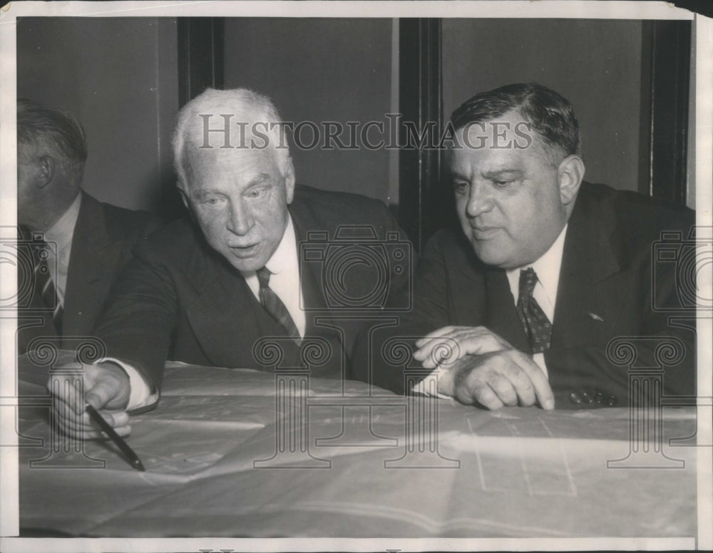 1940 Mayor La Guardia, Colonel O. N. Biggar - Historic Images