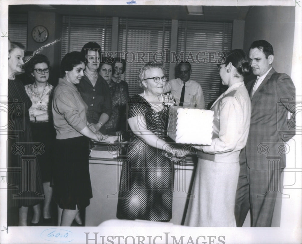 Press Photo Mrs Brennan's Retirement- RSA54285 - Historic Images