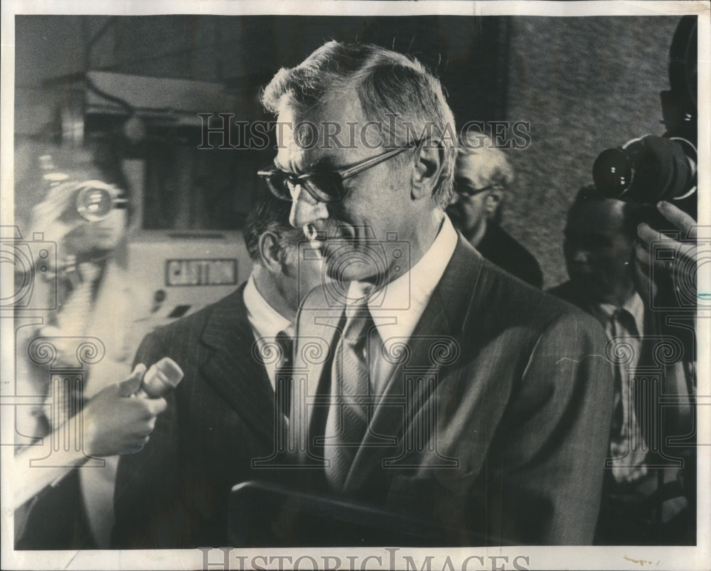 1973 Police Clarence Fraasch Leave Federal - Historic Images