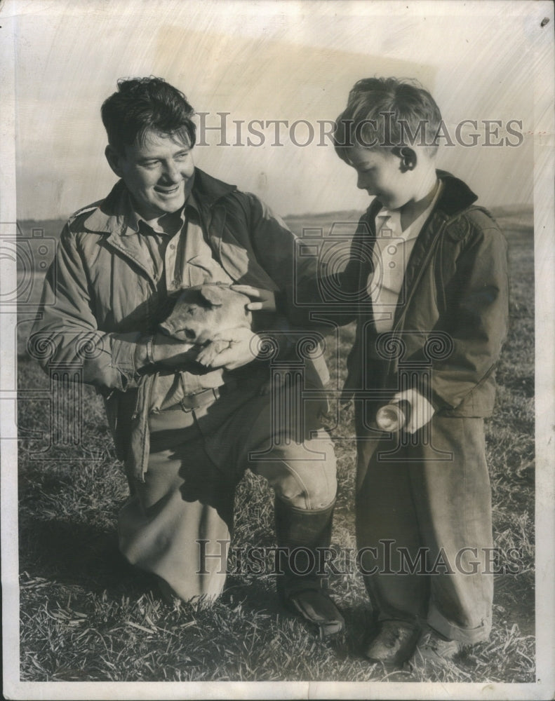 1958, Leesburg Arthur Godfrey Mike Pig CBC- RSA54725 - Historic Images