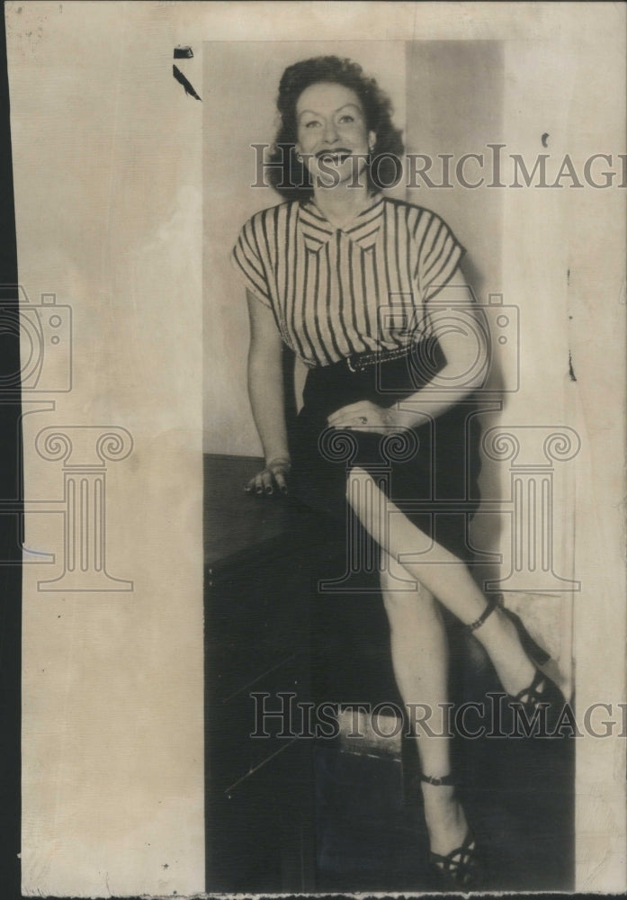 1948 Press Photo Phyllis Lane Model Entertainer Camera- RSA56065 - Historic Images