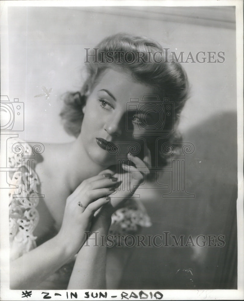 1942 Press Photo Blonde Vera Lane church choirs soprano- RSA56067 - Historic Images