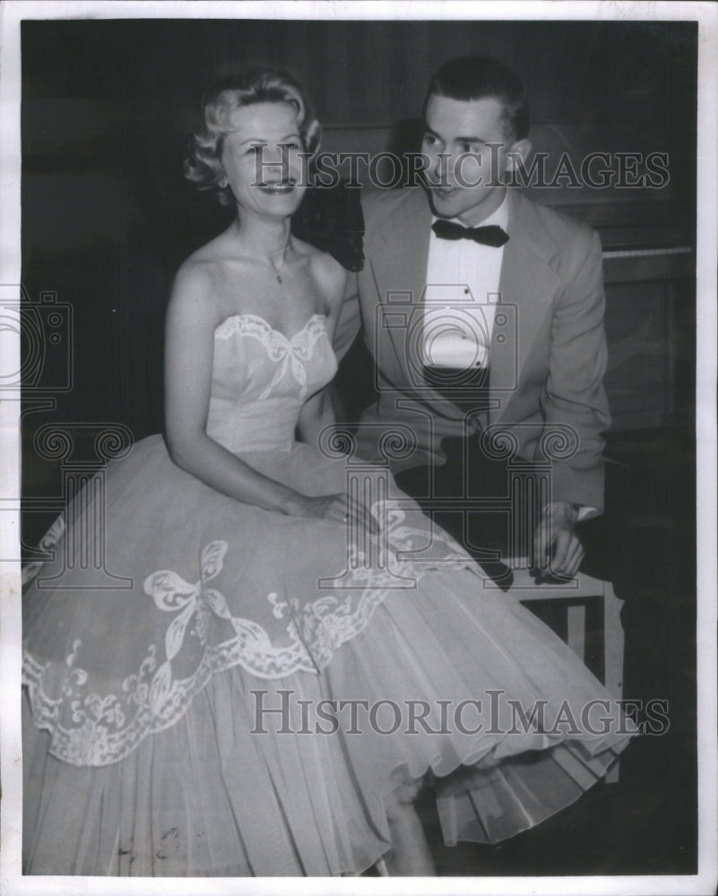 1960 Gerry Lange, Opera Singer & Jay Dittus - Historic Images