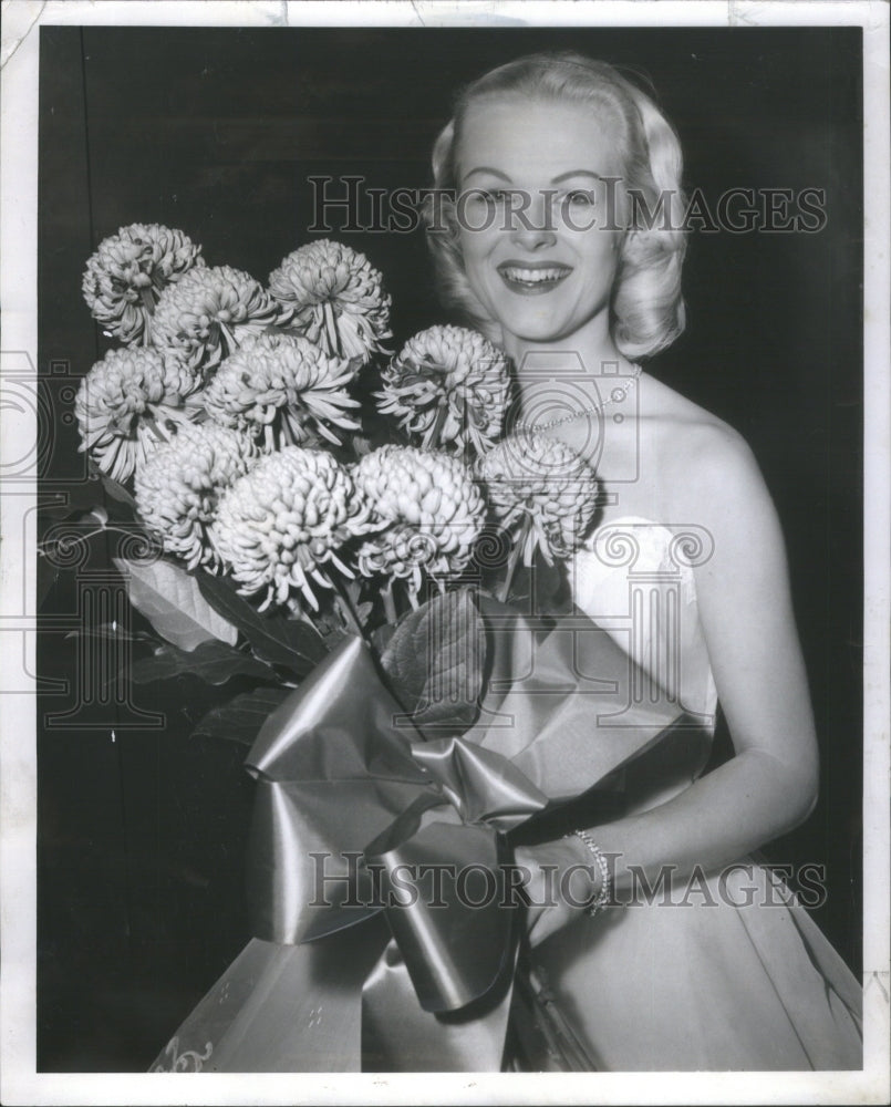 1958 Gerry Lange Harvest Moon festival win - Historic Images