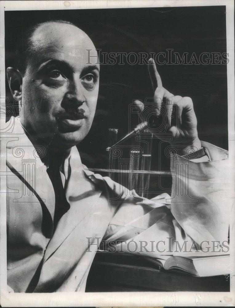 1948 Press Photo Frank Gollan potent vaccine degree- RSA56491 - Historic Images