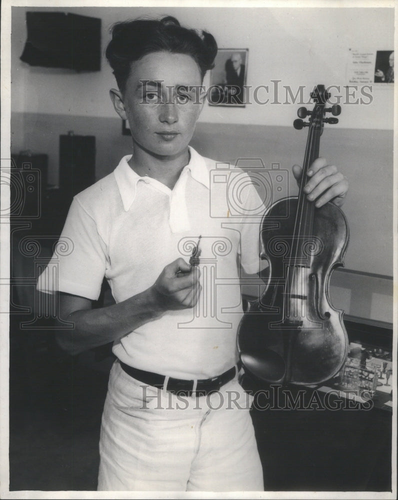 1935 Grisha Goluboff Violin Prodigy - Historic Images