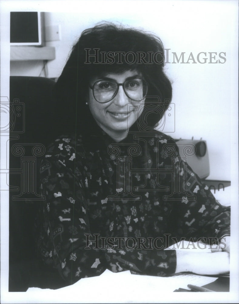 1989 Press Photo Lorna Gladstone Judy Kathy WEN Chicago- RSA57837 - Historic Images