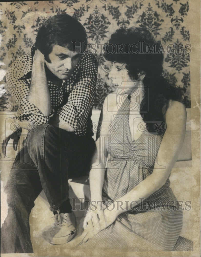 1974 Press Photo Dick Gjanola Forum George Tountas- RSA57847 - Historic Images