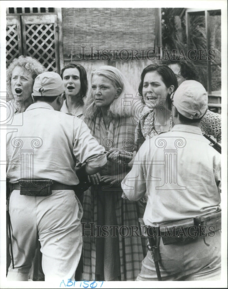 1990 Press Photo Phyllis Logan Judy Parfitt Gena Rowlands Annabeth Gish- Historic Images