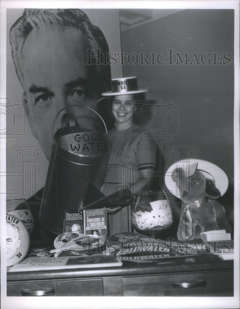 1963 Press Photo Judy Lewis Goldwater headquarters Washington- RSA58077 - Historic Images