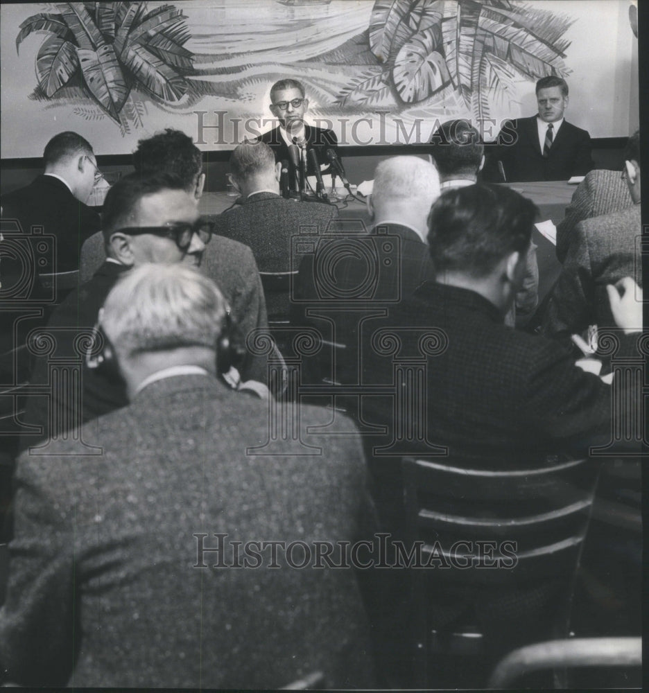 1961 Labor Secretary Arthur Goldberg newsman Sherman Hotel - Historic Images