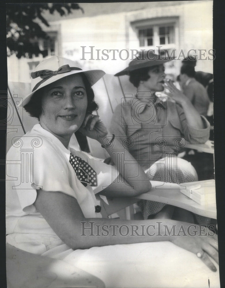 1934 Mrs. Chales Glore Country Club Terrace - Historic Images