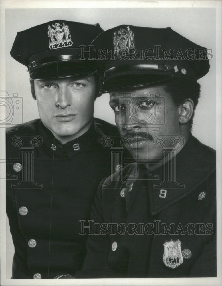 1975 Press Photo Perry King Dorian Harewood Foster and Laurie- RSA58459 - Historic Images