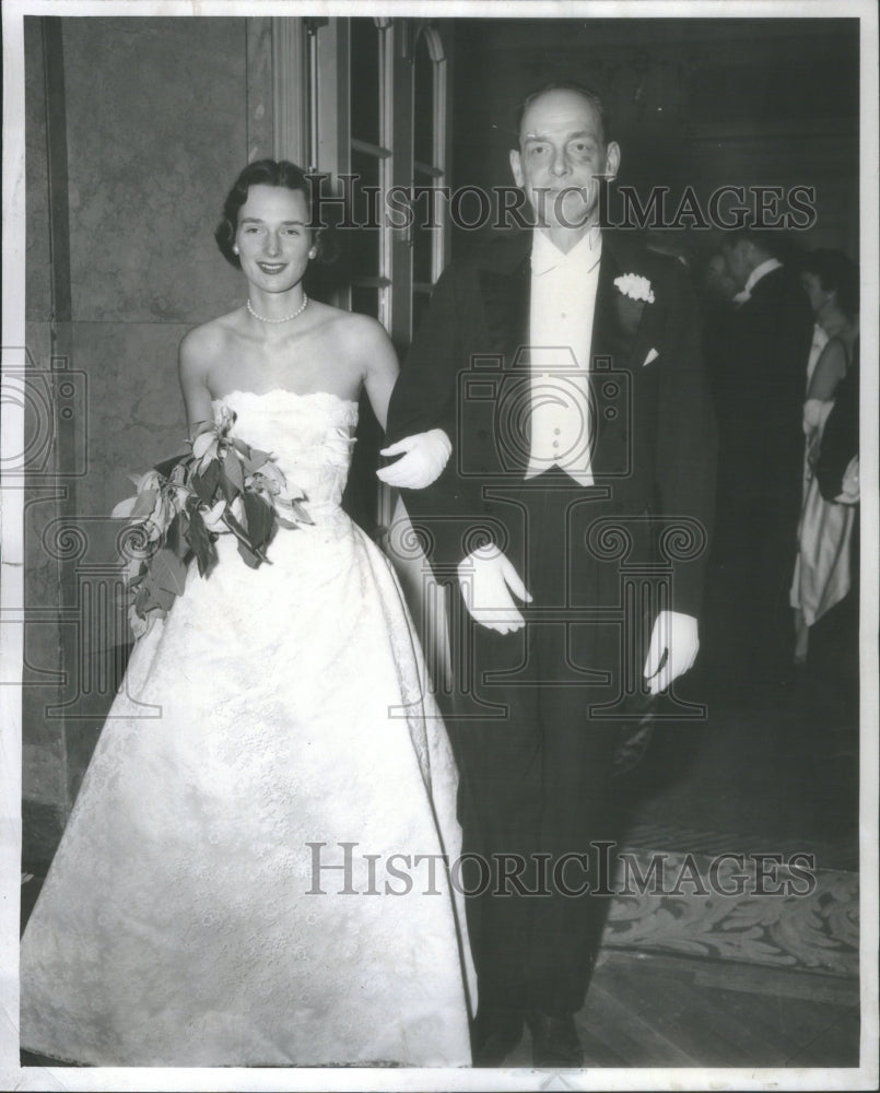 1956 Press Photo Sarah Helen Freeman Charles Freeman Jr- RSA58537 - Historic Images