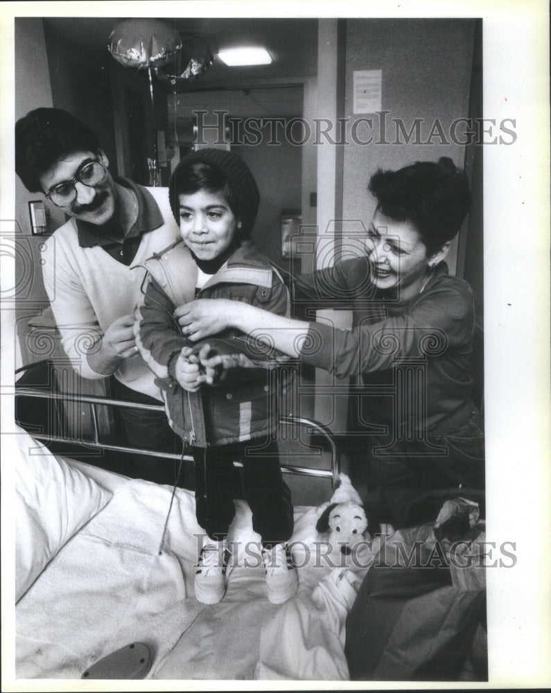 1986 J. Genna 1st US Child Liver Transplant-Historic Images